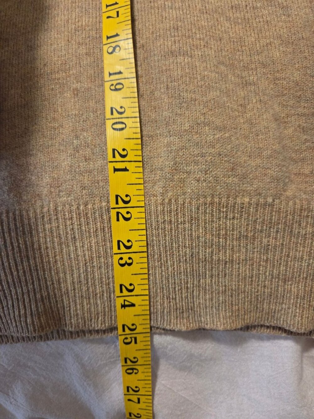 VTG Lambswool V-Neck Sweater Pullover Tan M USA Made Natural Fiber Flaw - Picture 8 of 8